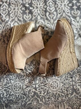 Kenneth Cole Wedge Espadrille
